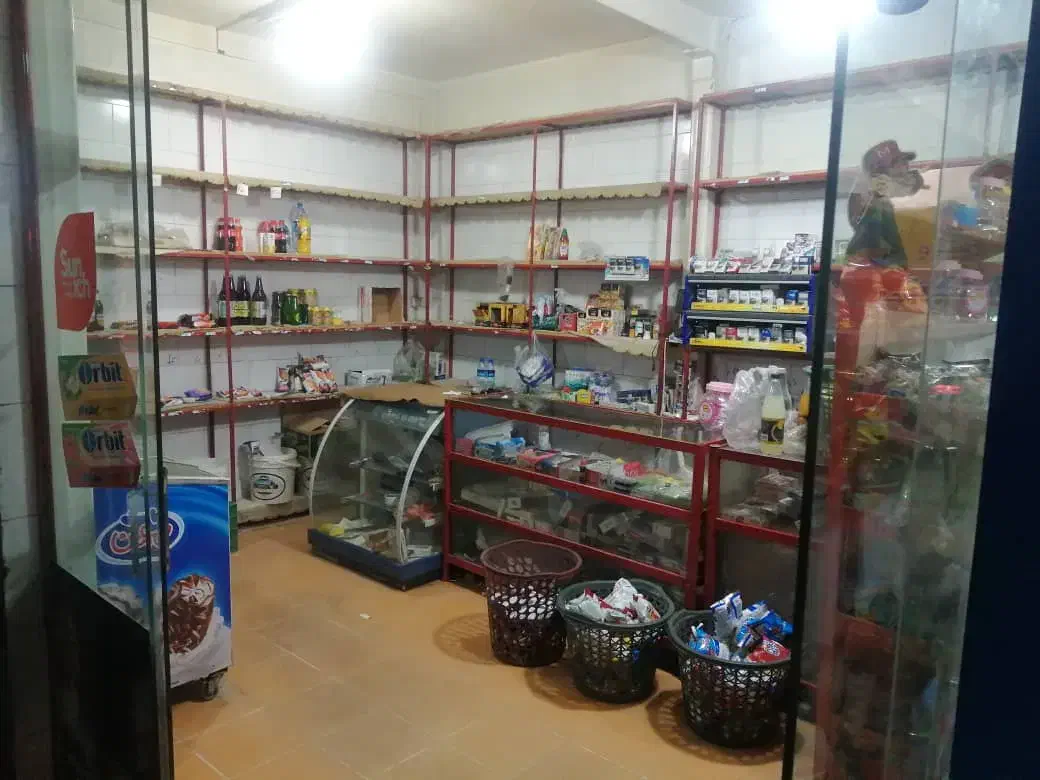 ویترین مغازه و زیر ترازویی|فروشگاه و مغازه|کرمانشاه, |دیوار