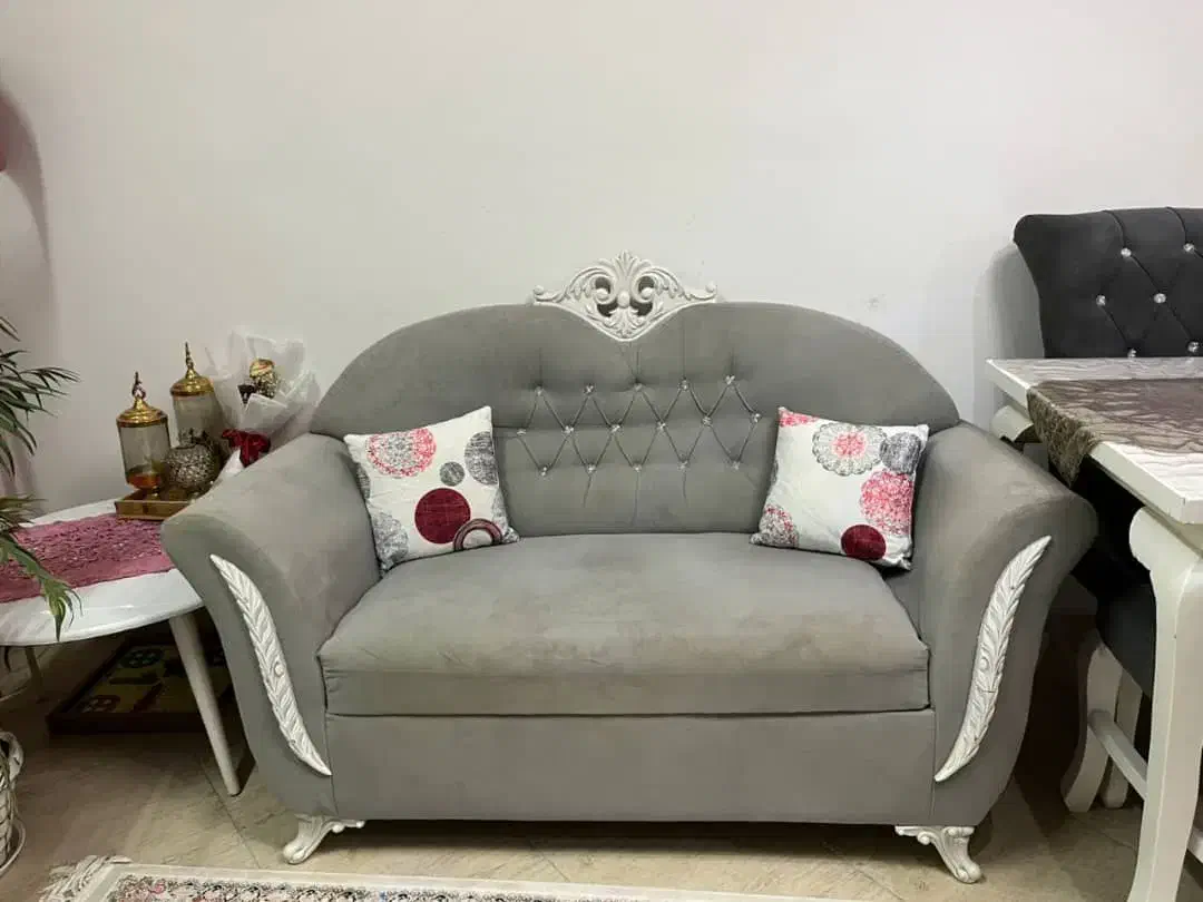 مبل هفت نفره و میز ناهارخوری چهار نفره|مبلمان خانگی و میز عسلی|صومعهسرا, |دیوار