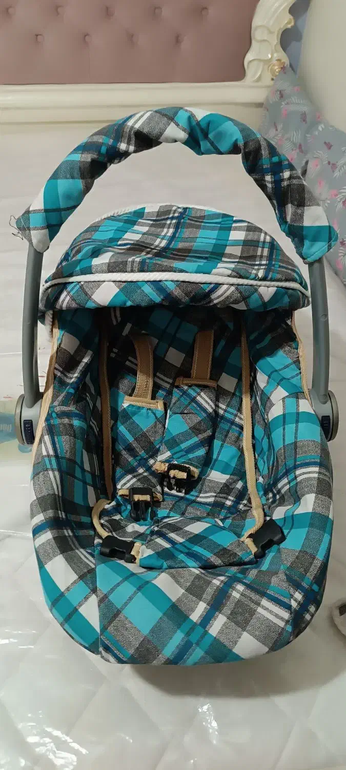 کریر|کالسکه و لوازم جانبی|شاهینشهر, گرگاب|دیوار