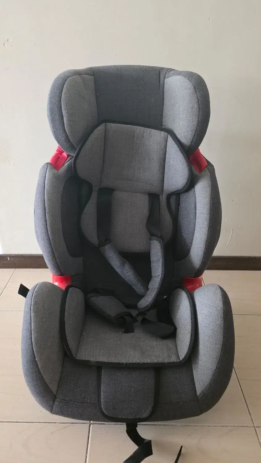 صندلی ماشین کودک|کالسکه و لوازم جانبی|اصفهان, باغ دریاچه|دیوار