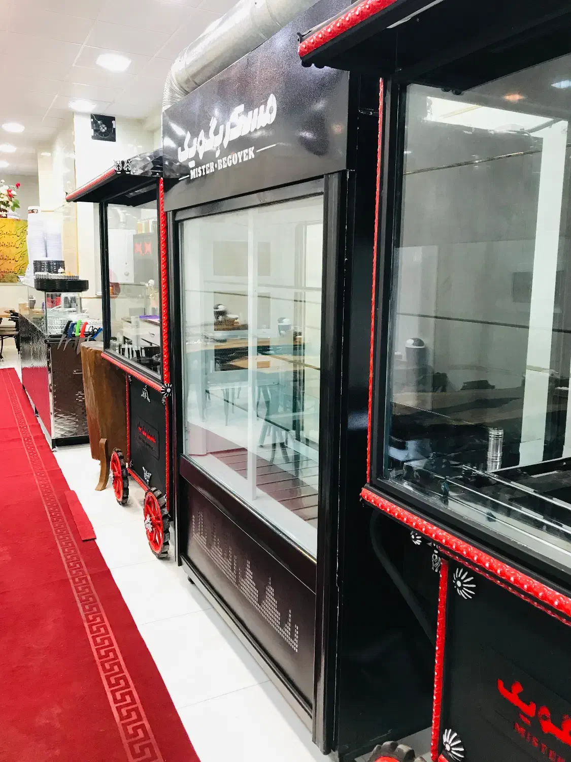 همکار|استخدام خدمات فروشگاه و رستوران|بناب, |دیوار