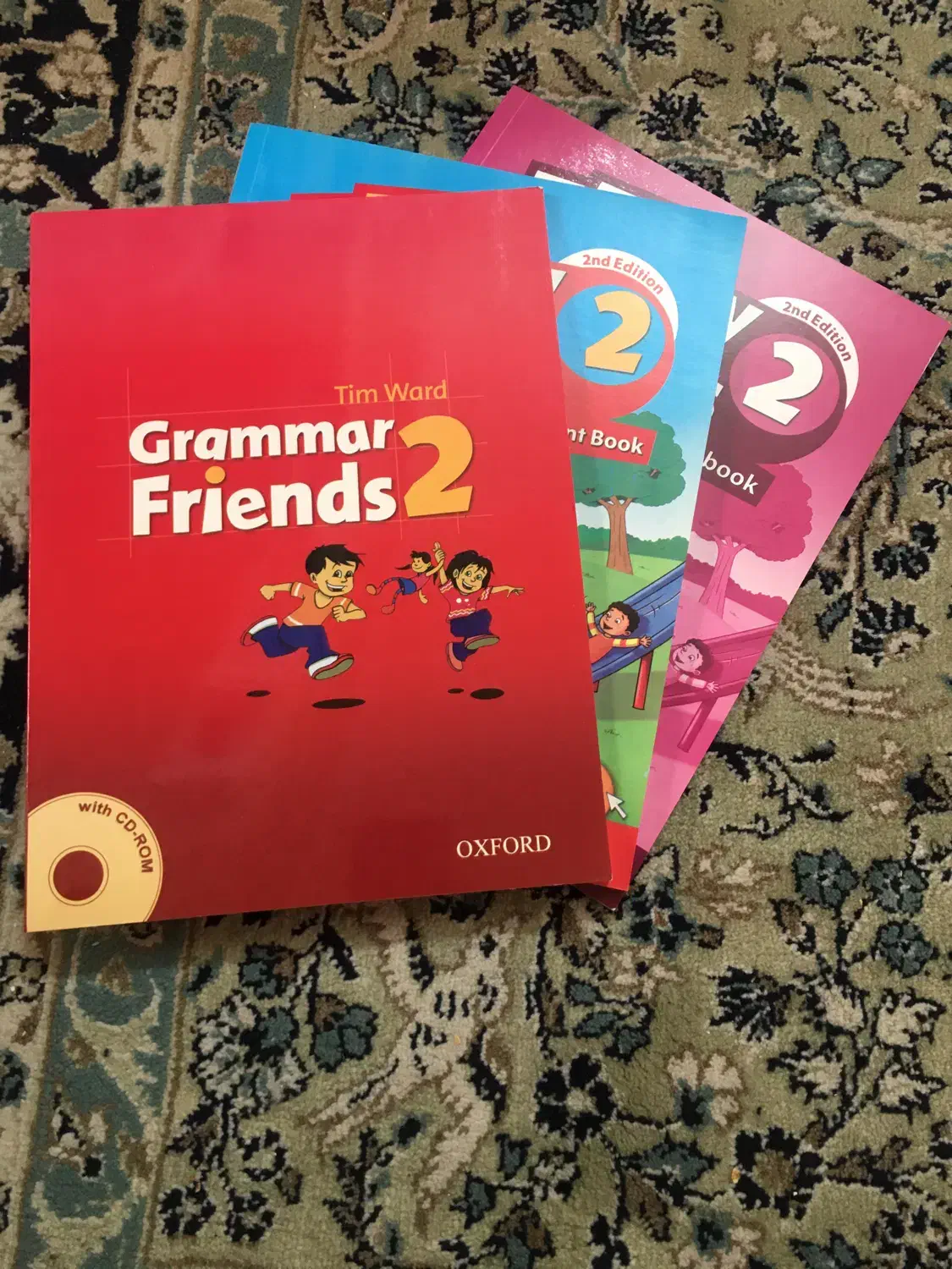 چند تا کتاب دیگر و Family and Friends 2|کتاب و مجله آموزشی|قم, سالاریه|دیوار