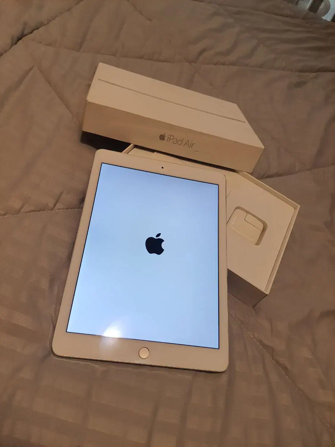 آیپد ایر ۲ ipad air2 بسیار تمیز شارژر و کابل اصلی|تبلت|تهران, آسمان|دیوار