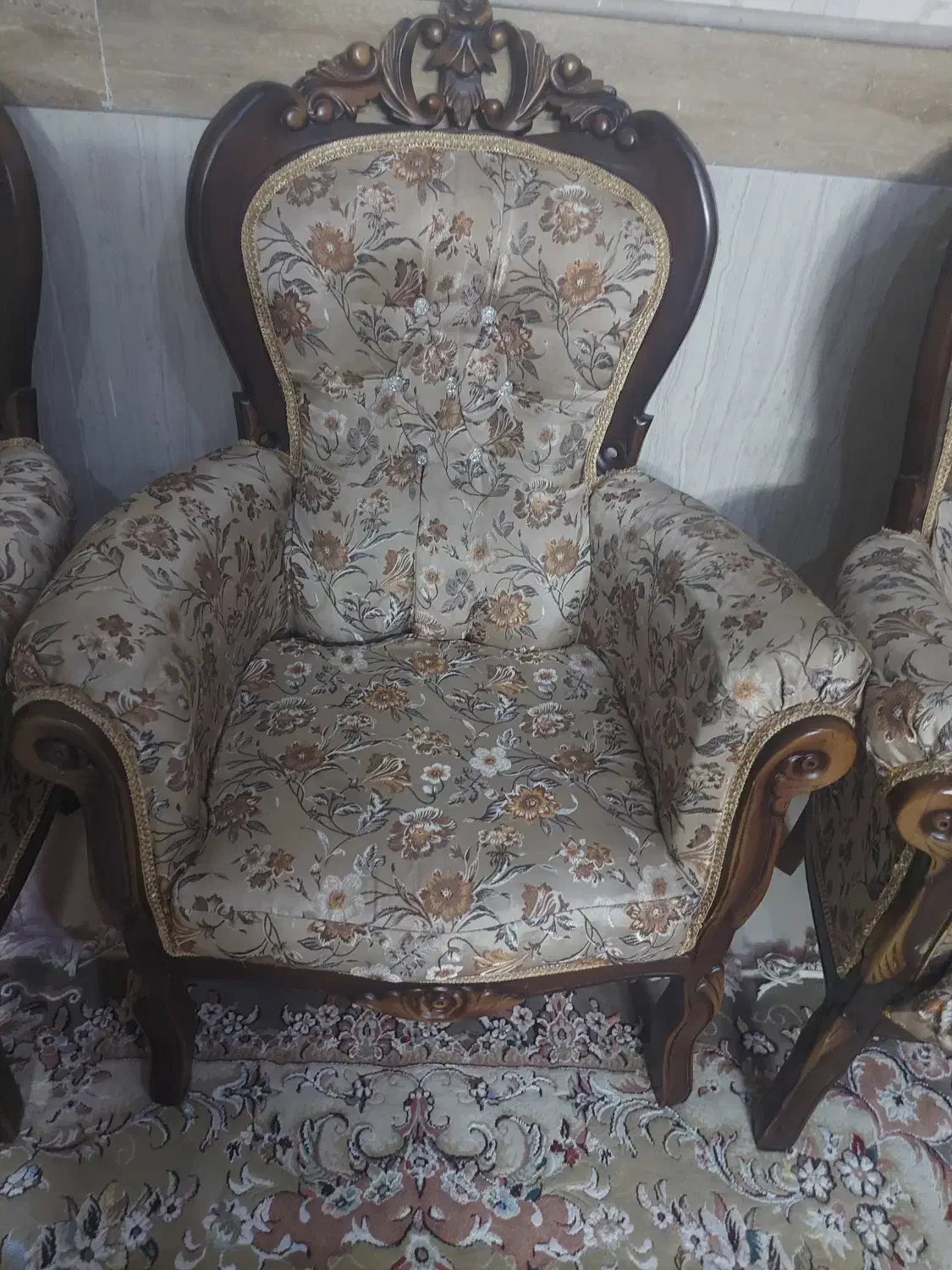 مبل ۷نفره سلطنتی در حد نو|مبلمان خانگی و میز عسلی|قم, انسجام|دیوار