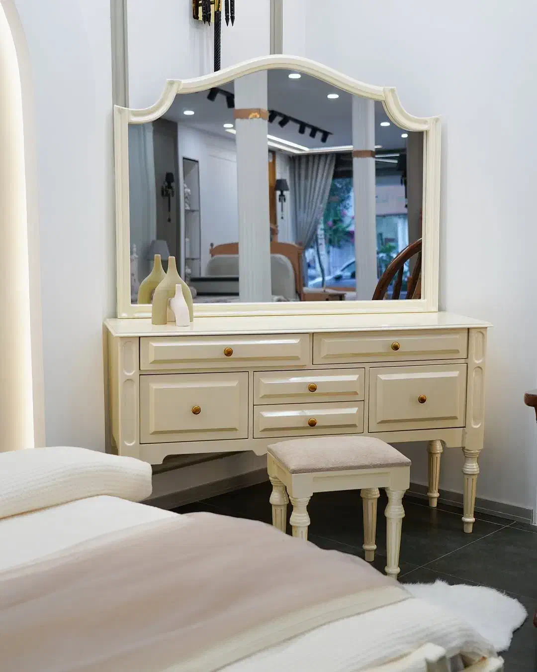 مدل آیسان/نئو کلاسیک|تخت و سرویس خواب|همدان, |دیوار