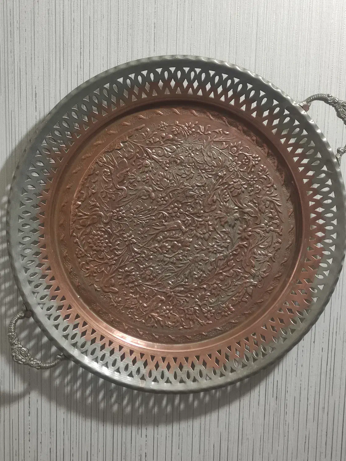 سینی مسی عتیقه دوره قاجار|کلکسیون اشیاء عتیقه|ساری, |دیوار