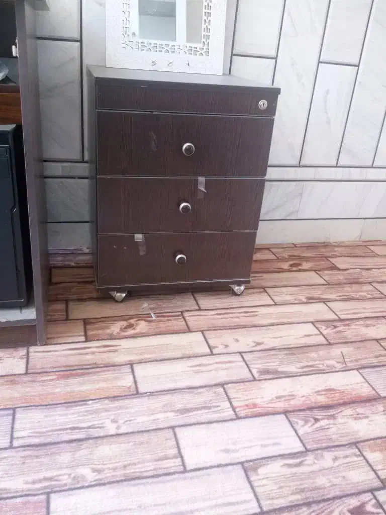 کمد و میز کامپیوتر|مبلمان اداری|خمینیشهر, |دیوار