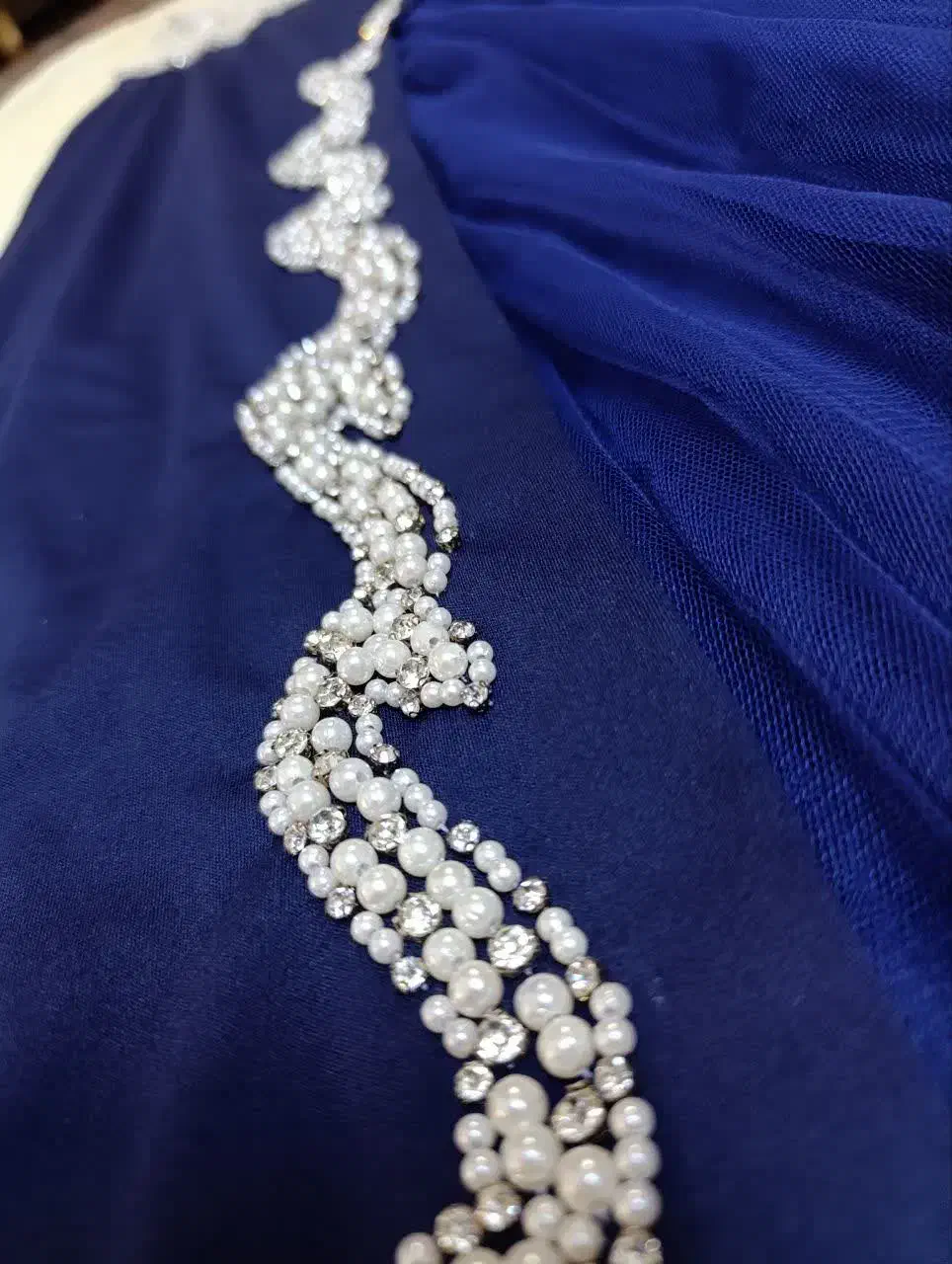 لباس مجلسی|لباس|قم, چهار امامزاده|دیوار