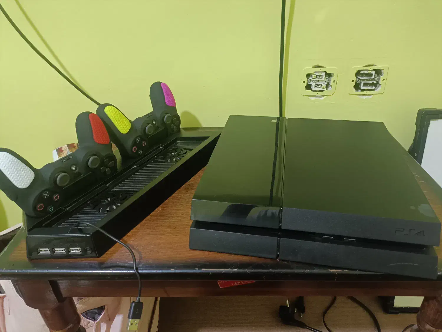 ps4 فت 2 دسته به همراه شارژر و فن خنک کننده|کنسول، بازی ویدئویی و آنلاین|گرگان, |دیوار