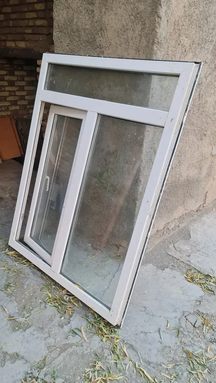 پنجره upvc و تعدادی کتیبه روی پرده|مصالح و تجهیزات ساختمان|قلقل رود, |دیوار