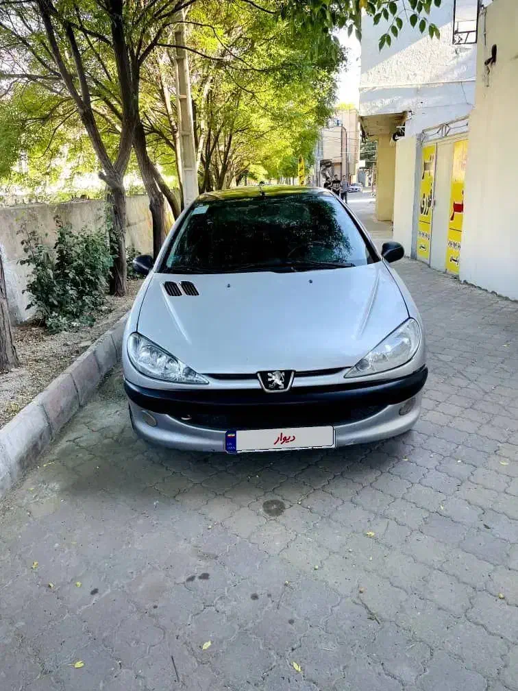 206 مدل84 دو رنگ|خودرو سواری و وانت|خرم‌آباد, |دیوار