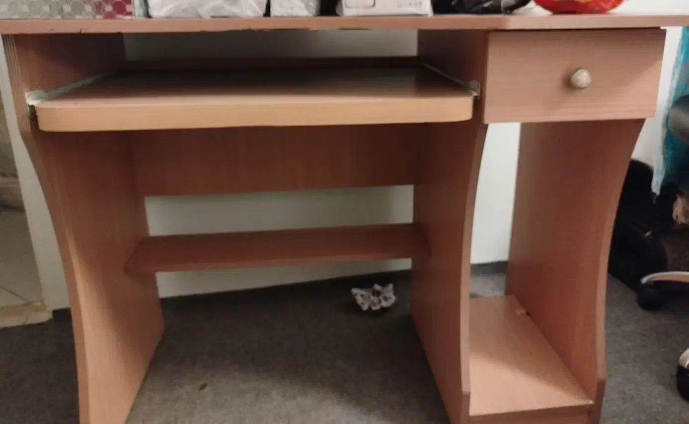 میز تحریر یا کامپیوتر|میز تحریر و کامپیوتر|بجنورد, |دیوار