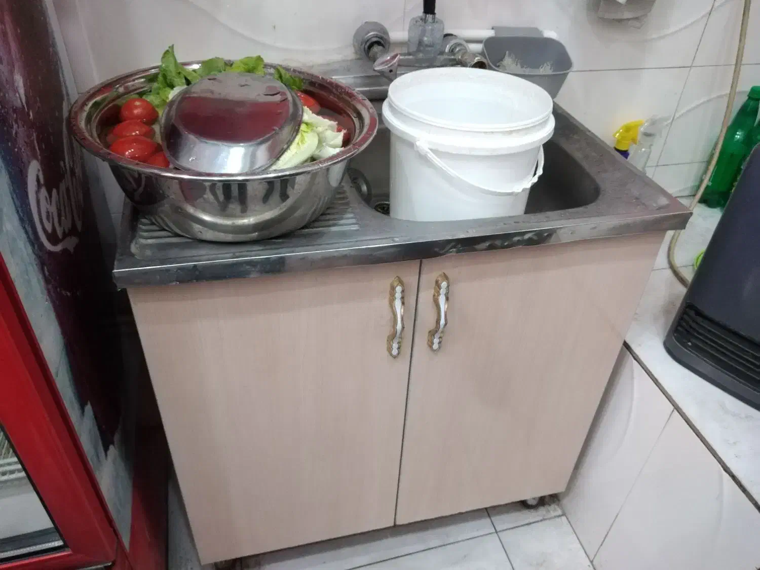 با سلام بعلت جمع آوری مغازه اغذیه یا تکی به فروش|کافیشاپ و رستوران|مشهد, کوشش|دیوار