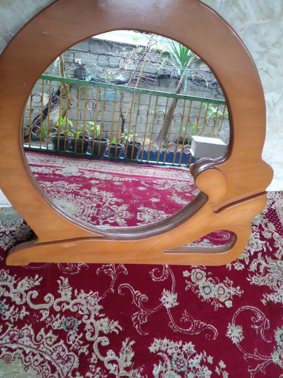 اینه|آینه|لشت نشا, |دیوار