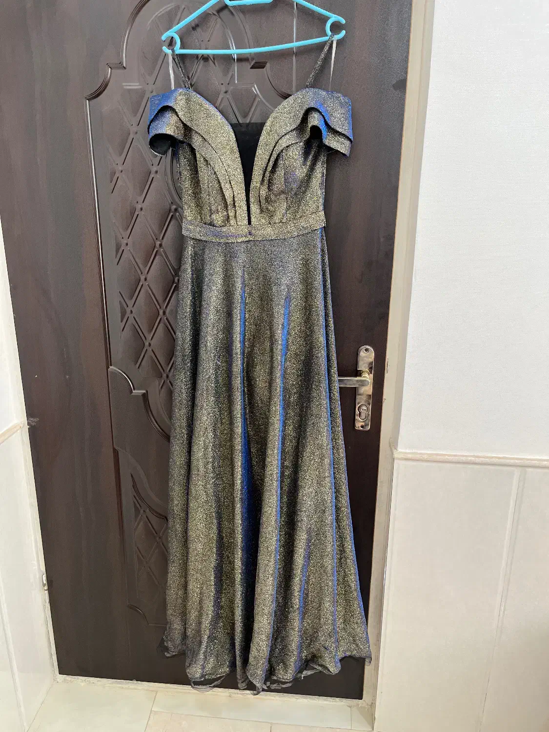 لباس مجلسی|لباس|آباده, |دیوار