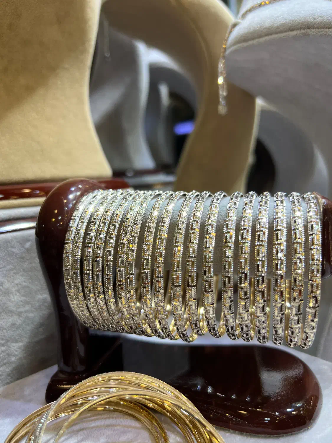 النگو ورساچه سبک و نمادار جدید|جواهرات|کاشان, بازار کاشان|دیوار