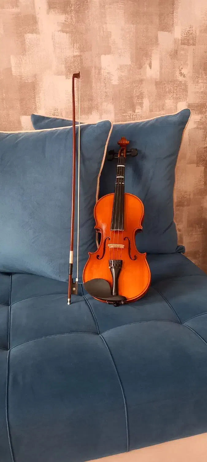 ویولن ۳/۴ سالم و در حد نو|ویولن|تبریز, |دیوار