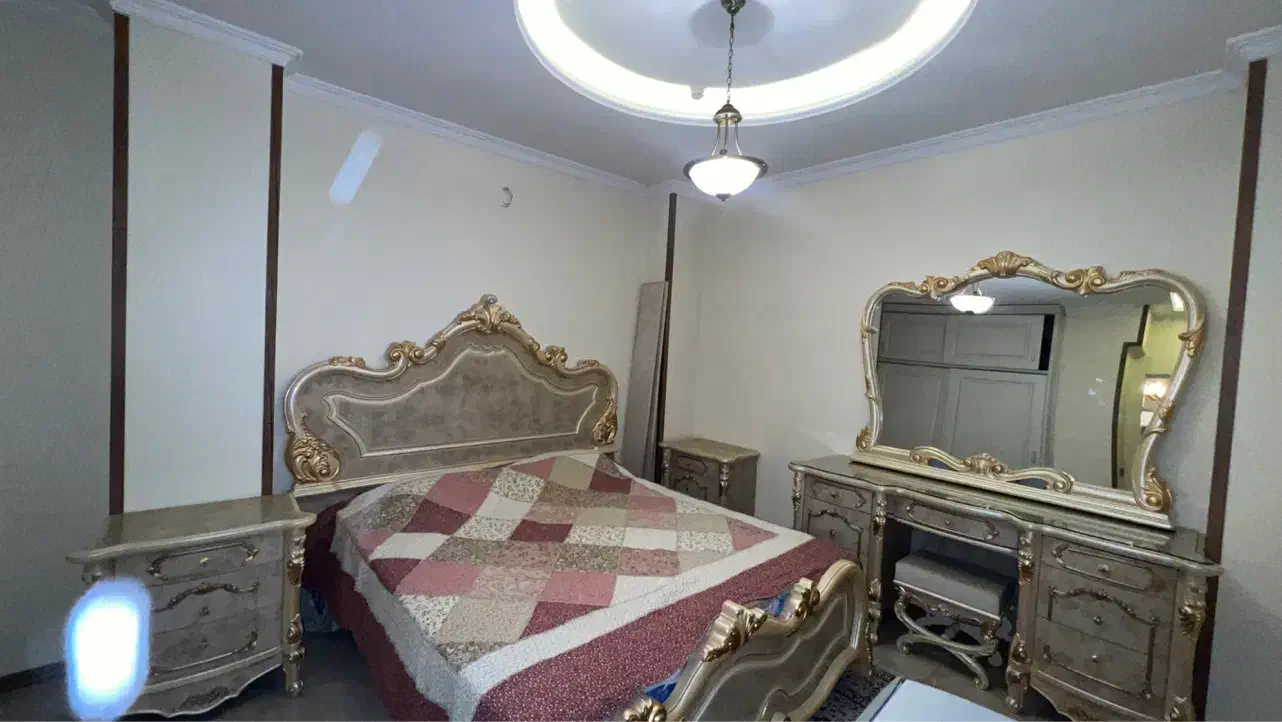 تخت دو نفره سلطنتی|تخت و سرویس خواب|تهران, سید خندان (جلفا)|دیوار