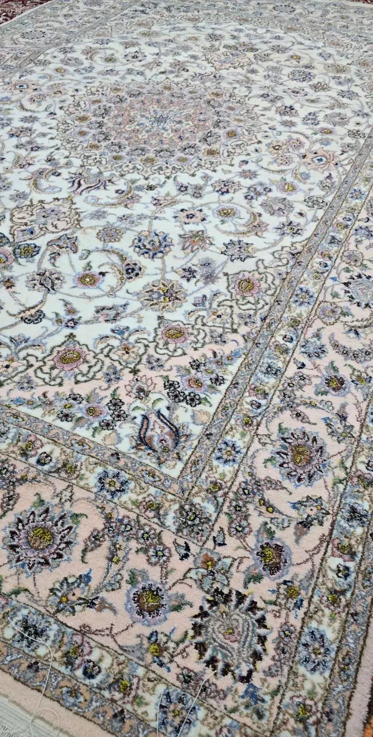 فرش نایین ۹ متری به قیمت توافقی|فرش|خمینی‌شهر, |دیوار