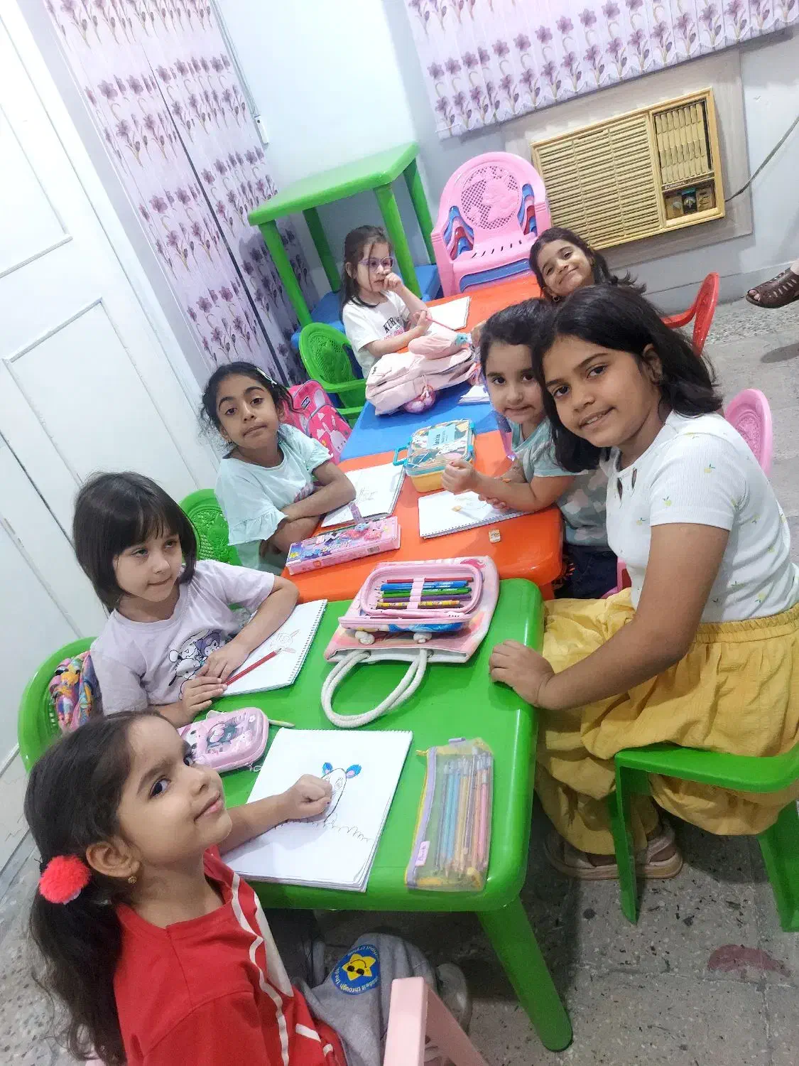 کرایه کلاس|اجارهٔ کوتاه‌مدت دفتر کار و فضای آموزشی|بندرعباس, |دیوار