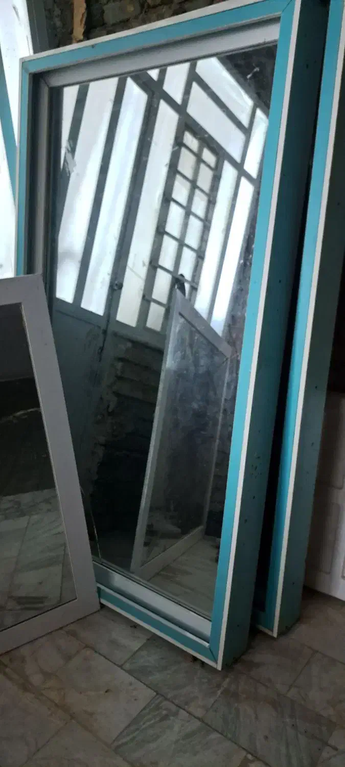 اینه قدی|آرایشگاه و سالنهای زیبایی|اسفراین, |دیوار