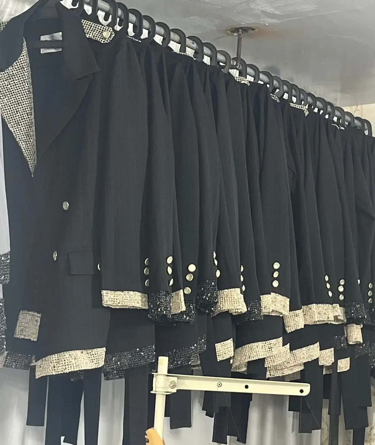 نیروی خیاطی و بیرون بر|استخدام صنعتی، فنی، مهندسی|هشتگرد, شهرک راه آهن|دیوار