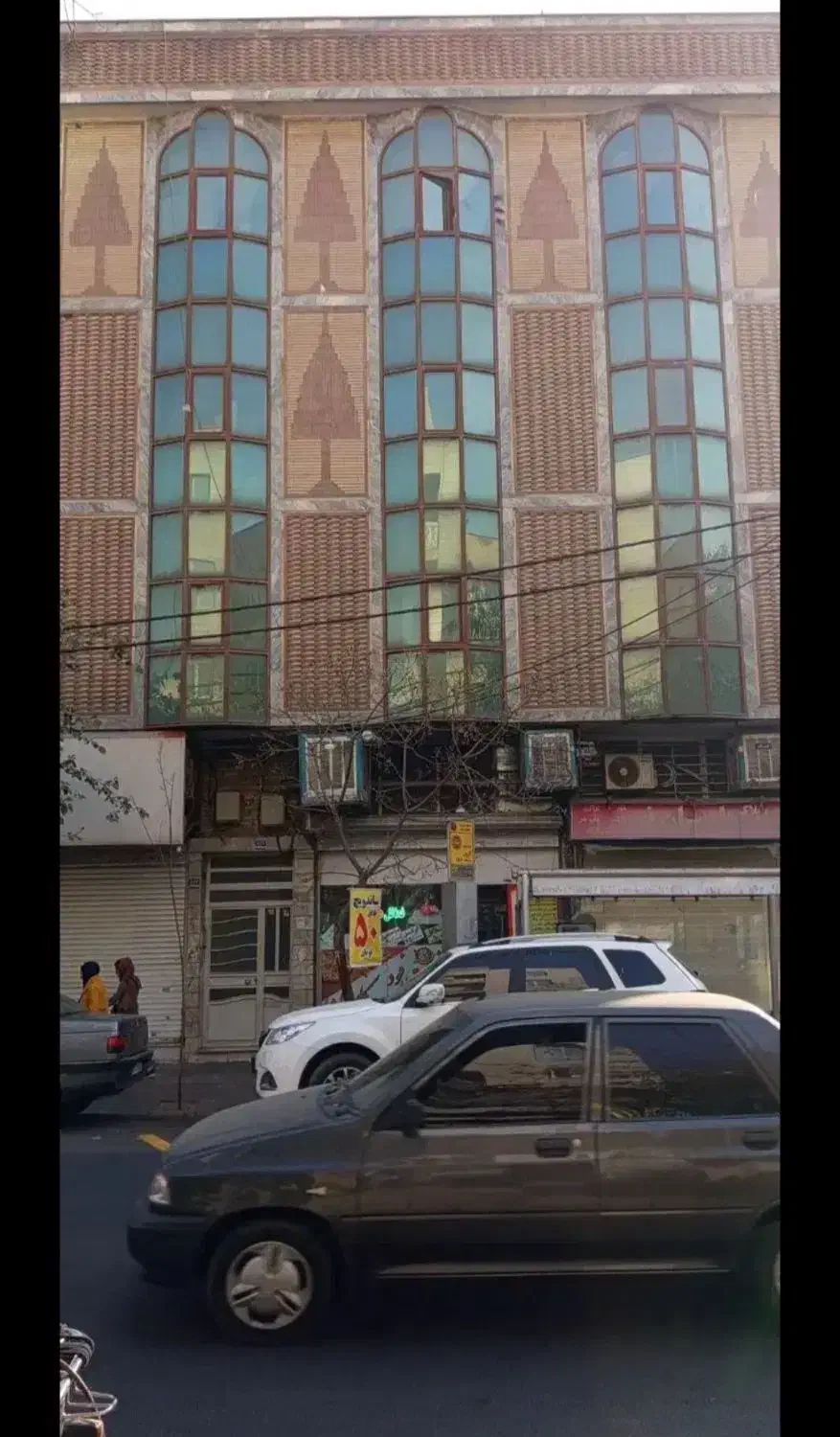 مالک اشتر ۱۰۰ رهن ۱۴ اجاره