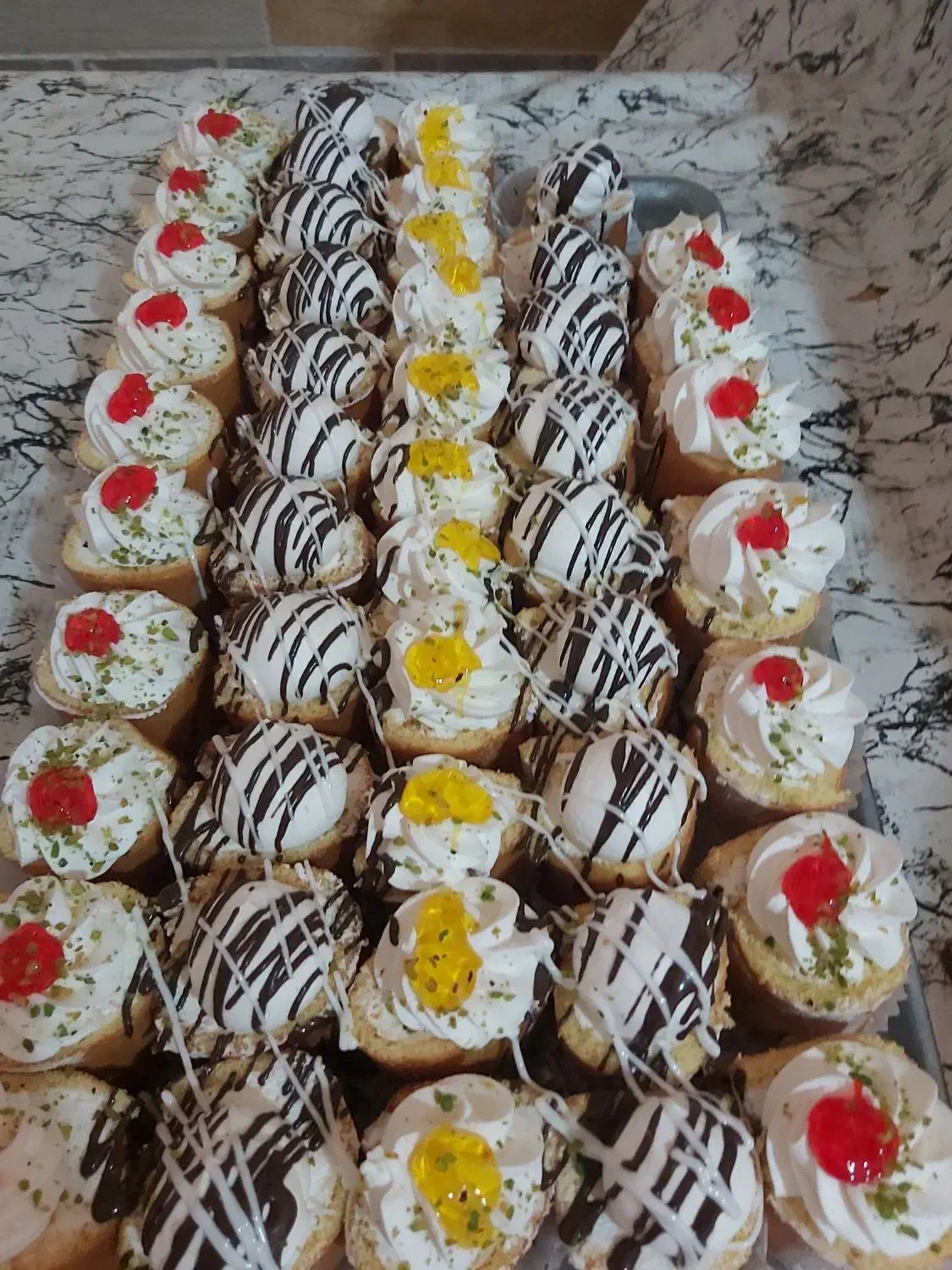 کیک خانگی|خدمات پذیرایی، مراسم|خرم‌آباد, |دیوار