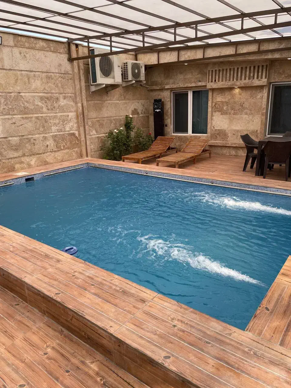 اجاره ویلا|اجارهٔ کوتاه‌مدت ویلا و باغ|محمدشهر, محمدشهر|دیوار