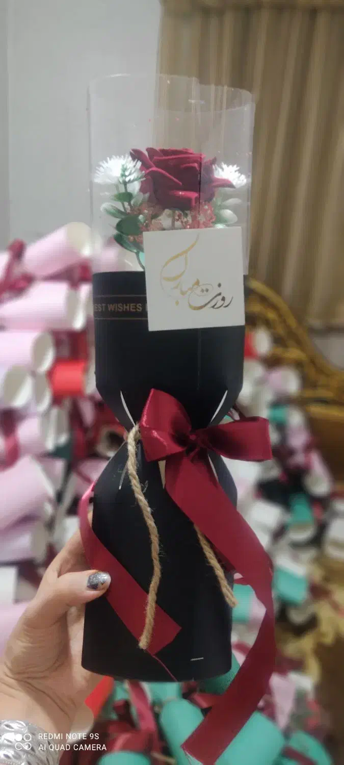 گل مصنوعی ویژه روز مادر تعداد بالا|گل و گیاه طبیعی|اراک, |دیوار