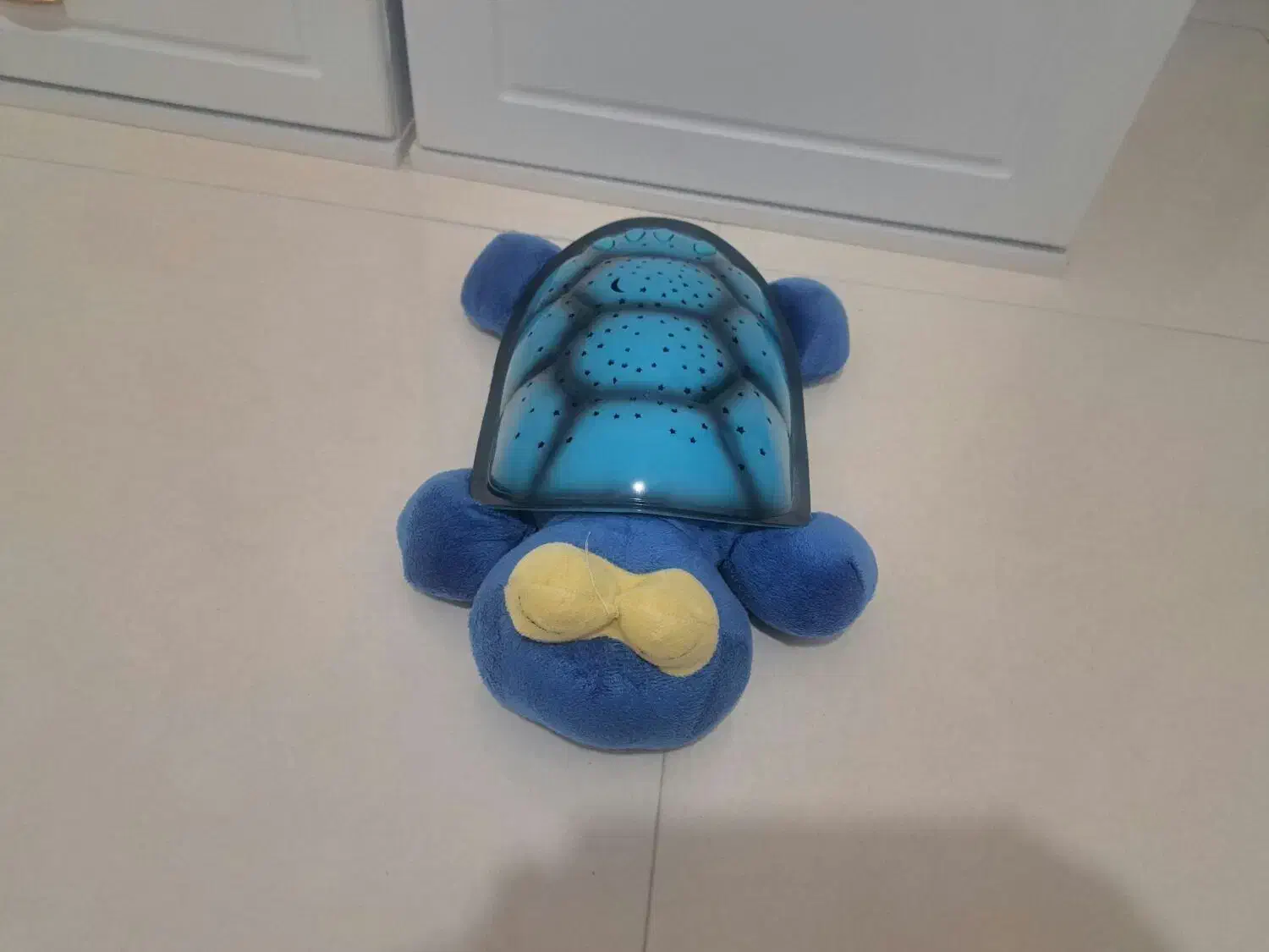 تعدادی اسباب بازی|اسباب‌بازی بچه|رشت, یخسازی|دیوار