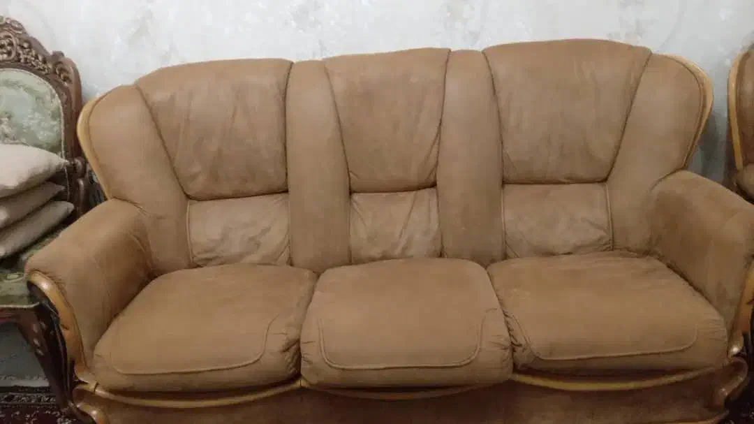 مبل چرم راحتی ۵ نفره|مبلمان خانگی و میز عسلی|تهران, شهید رجایی|دیوار