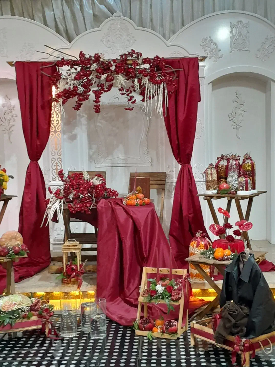 دیزاین یلدا،گل آرایی  ظروف یلدا  میوه آرایی یلدا و|خدمات پذیرایی، مراسم|نیشابور, هفده شهریور|دیوار