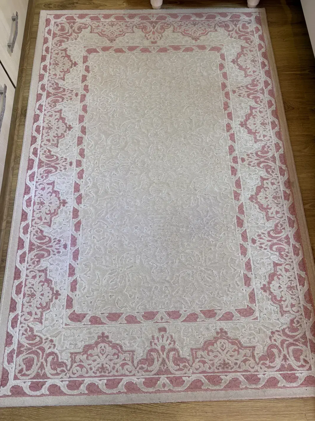 فرش ماشینی سفید صورتی|فرش|بندر انزلی, ساحل قو|دیوار