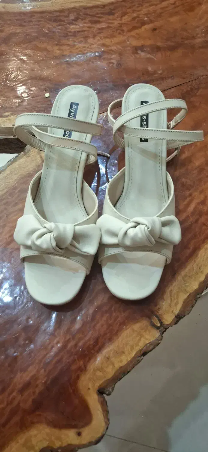 کیف و کفش کِرِم رنگ کاملا نو|کیف، کفش، کمربند|بندرعباس, |دیوار