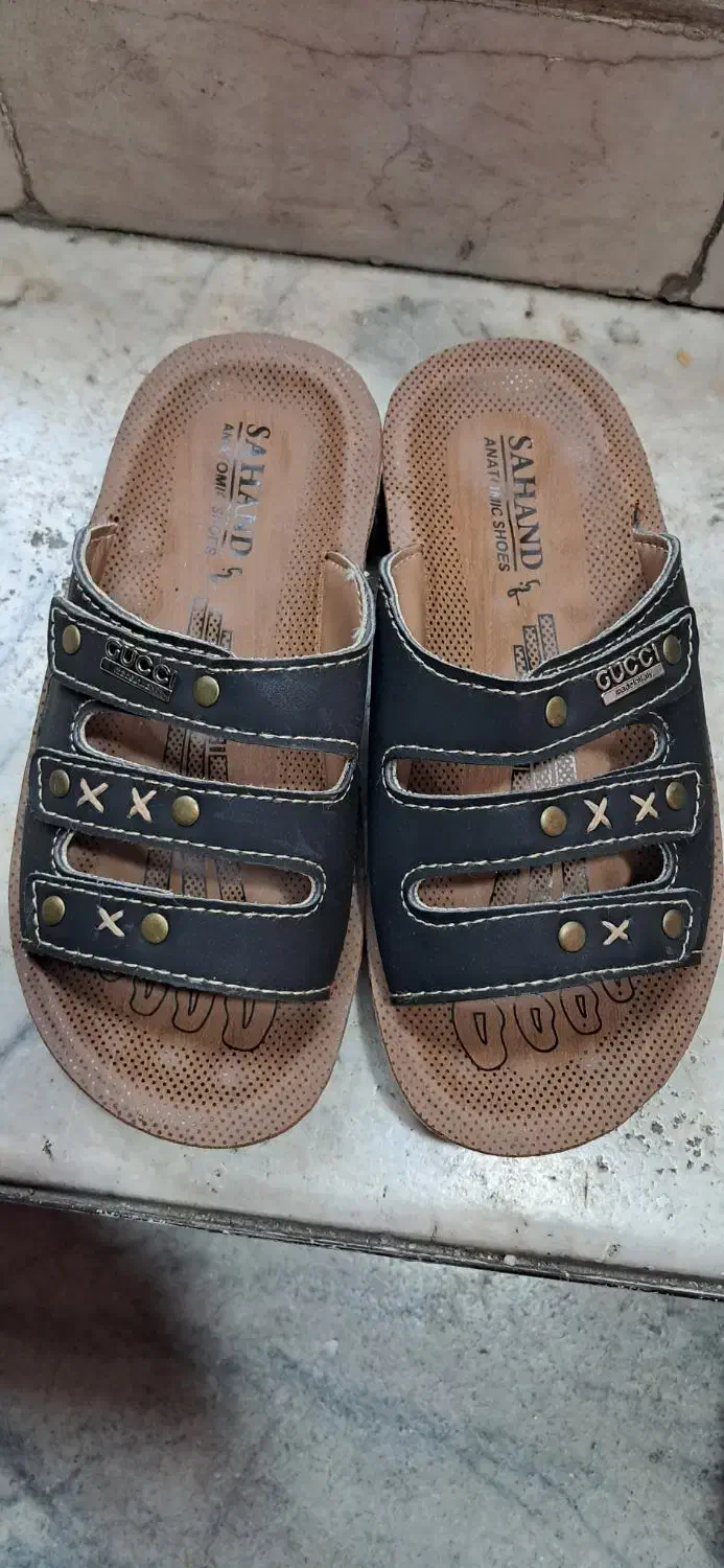 کفش صندل|کیف، کفش، کمربند|کرج, ساسانی (قلمستان)|دیوار