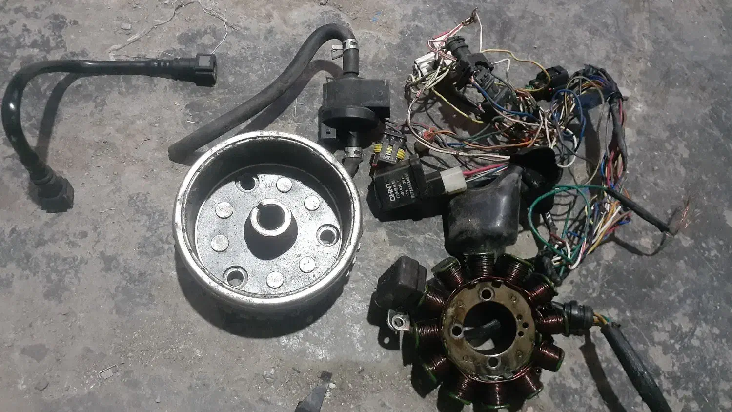 وسایل موتورانژکتور۲۰۰سی سی تلاش|قطعات یدکی و لوازم جانبی|کرمانشاه, |دیوار