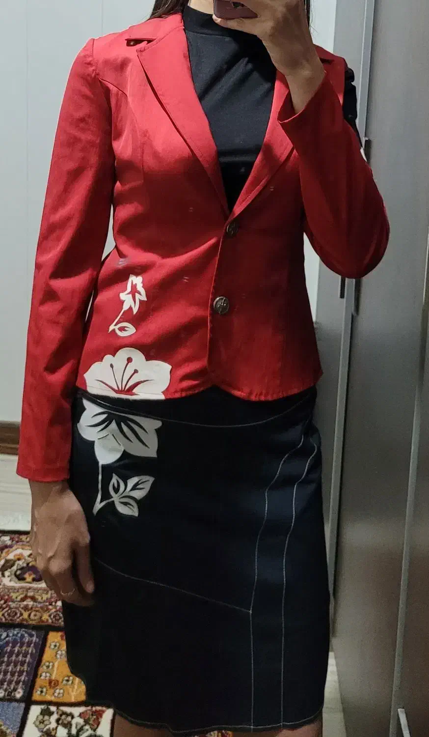 کت و دامن|لباس|نکا, |دیوار