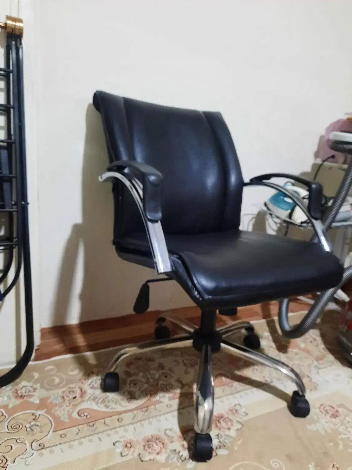 صندلی|میز تحریر و کامپیوتر|تهران, شهید فکوری|دیوار