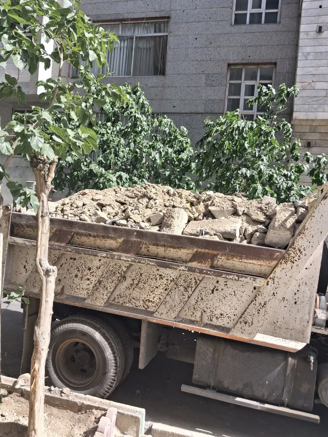 خاکبرداری و مصالح فروشی ابراهیمی|خدمات حمل و نقل|تهران, مهرآباد جنوبی|دیوار