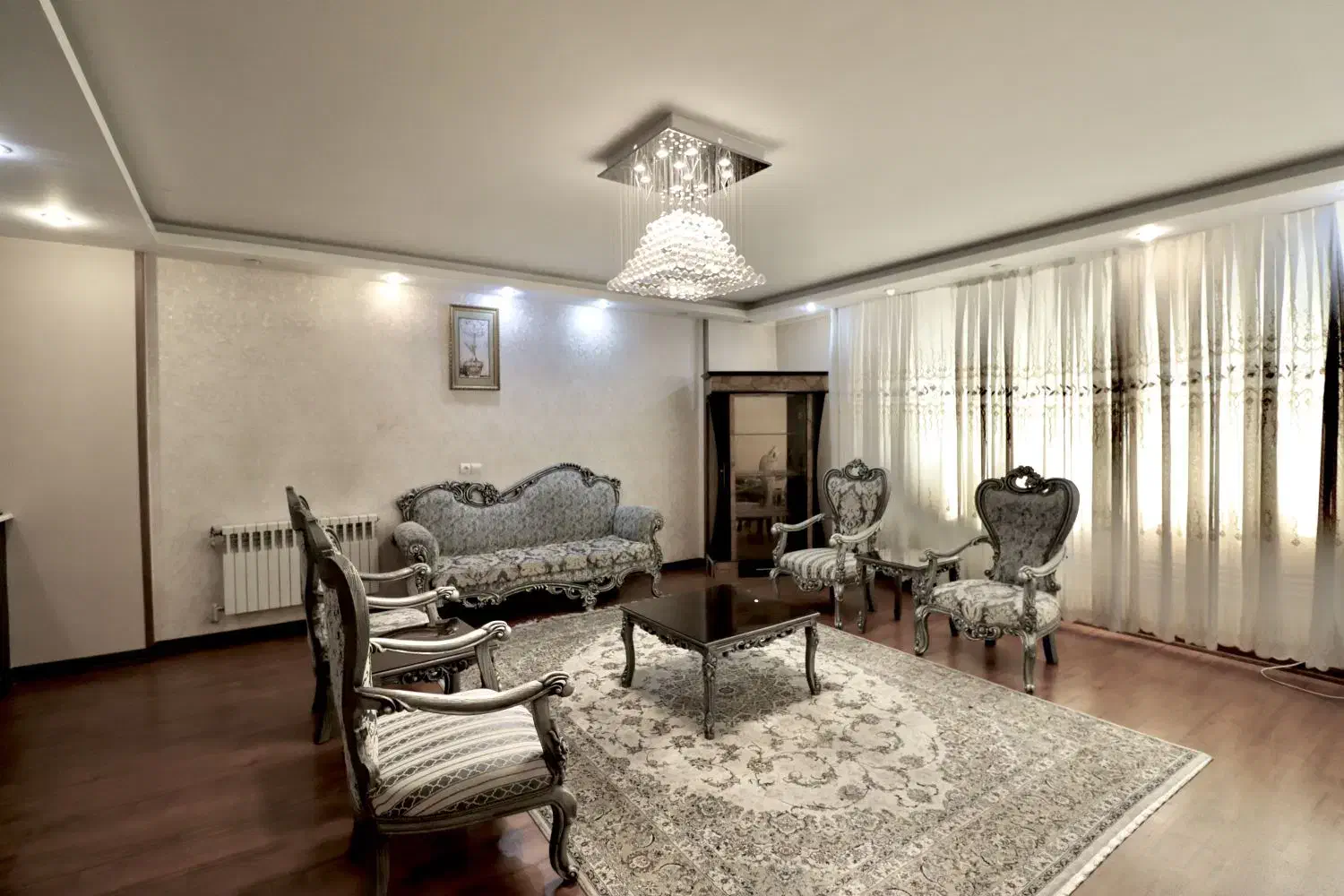 اپارتمان مبله لوکس تاچارا|اجارهٔ کوتاه‌مدت آپارتمان و سوئیت|شیراز, دینکان|دیوار