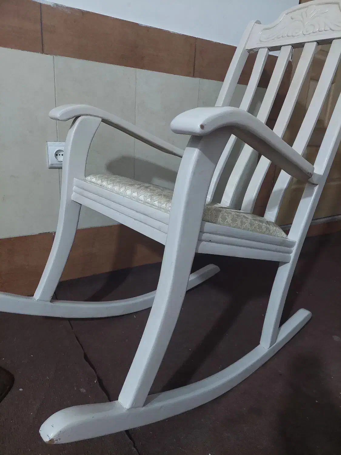 صندلی راک|صندلی و نیمکت|قم, سعادتی|دیوار