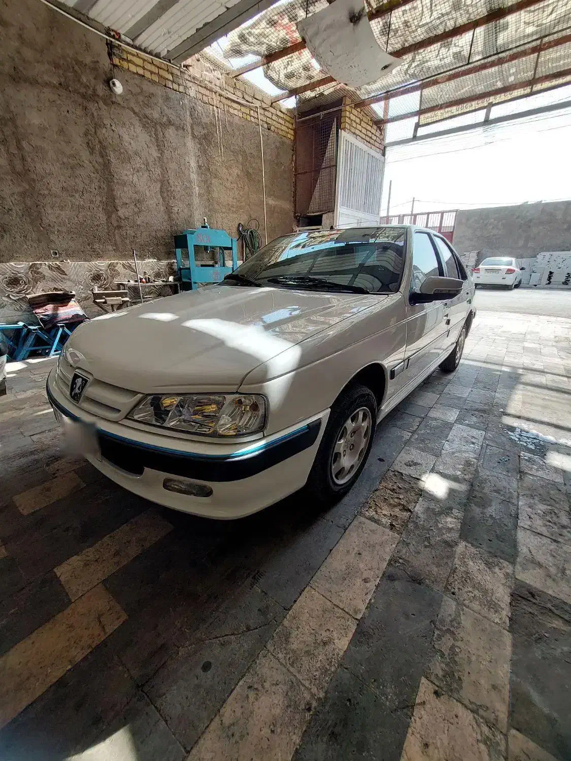 پرشیا 1401 درحد خشک|خودرو سواری و وانت|قم, کوه سفید|دیوار