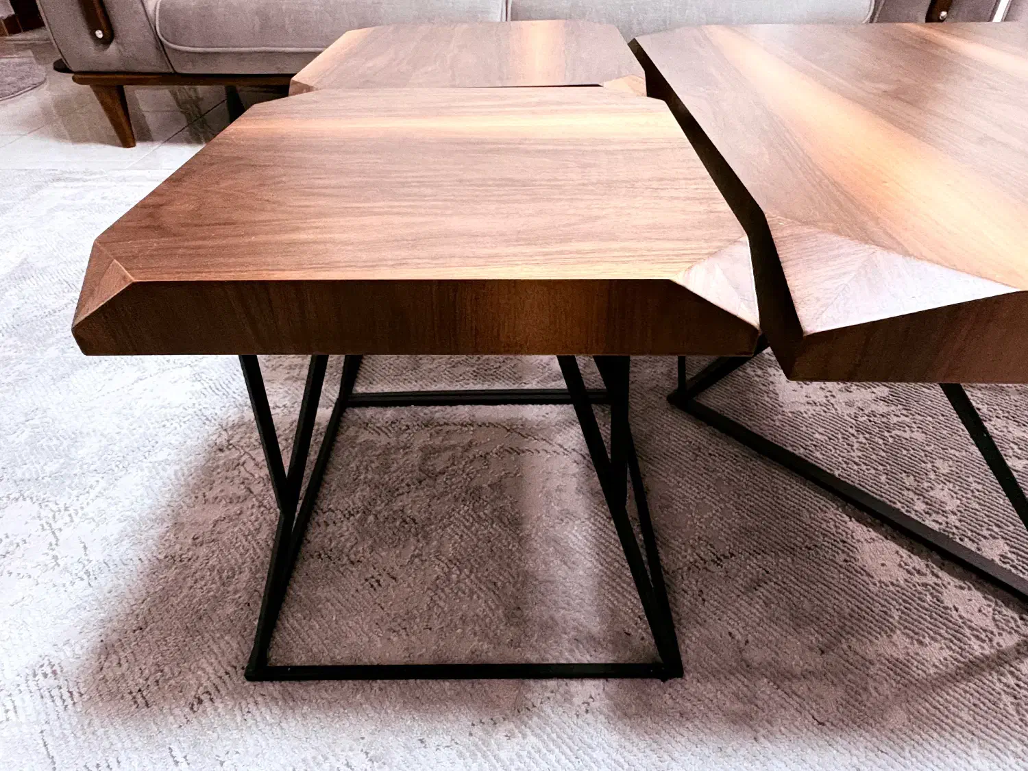 میز وسط جلومبلی چوبی پایه فلزی با دو عدد میز عسلی|مبلمان خانگی و میز عسلی|بابل, |دیوار