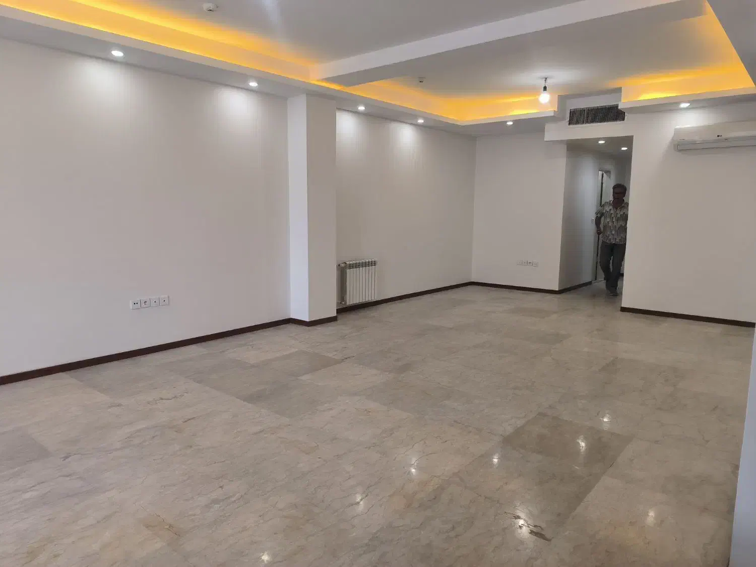 آپارتمان فلکه اول ۱۳۵ متر سه خواب شیک ۱۵۰ غربی