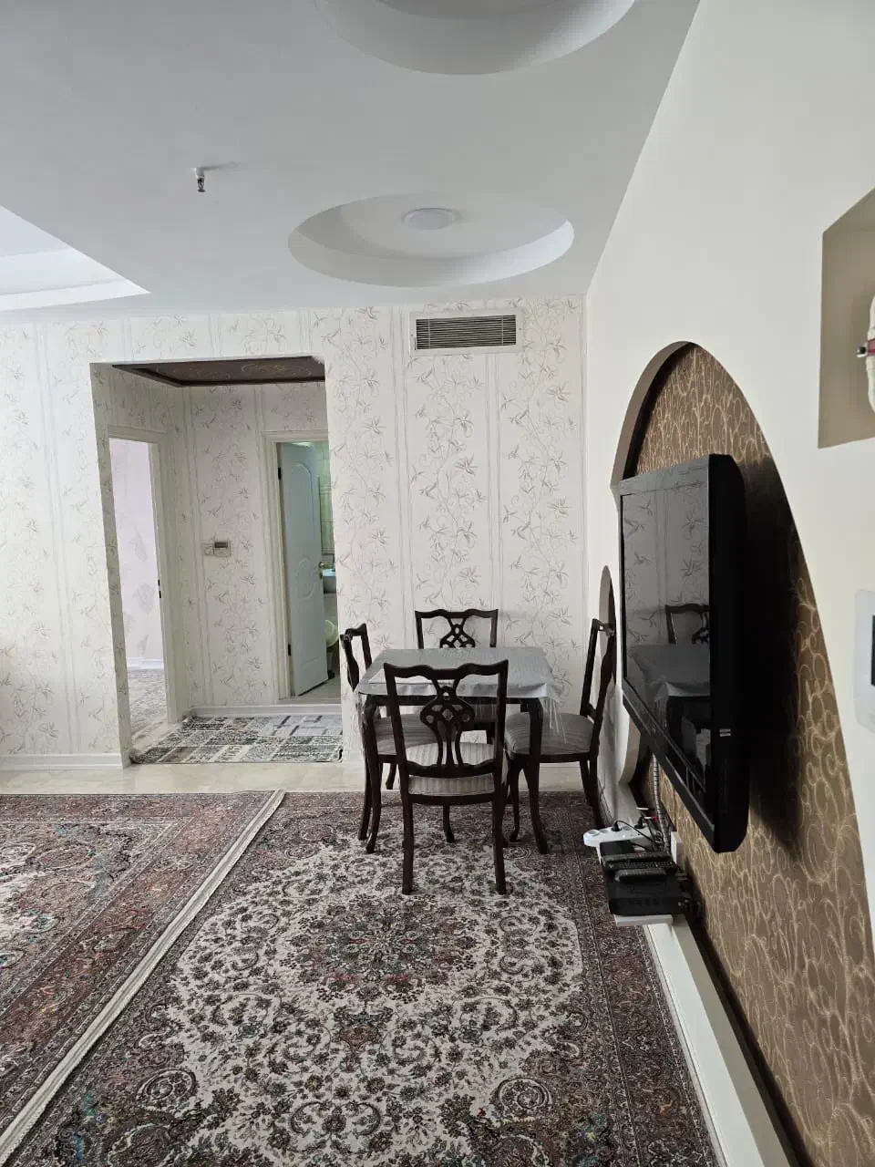 ۷۰ متر برج مجلل رویال کلاسیک، سوسن آبادی