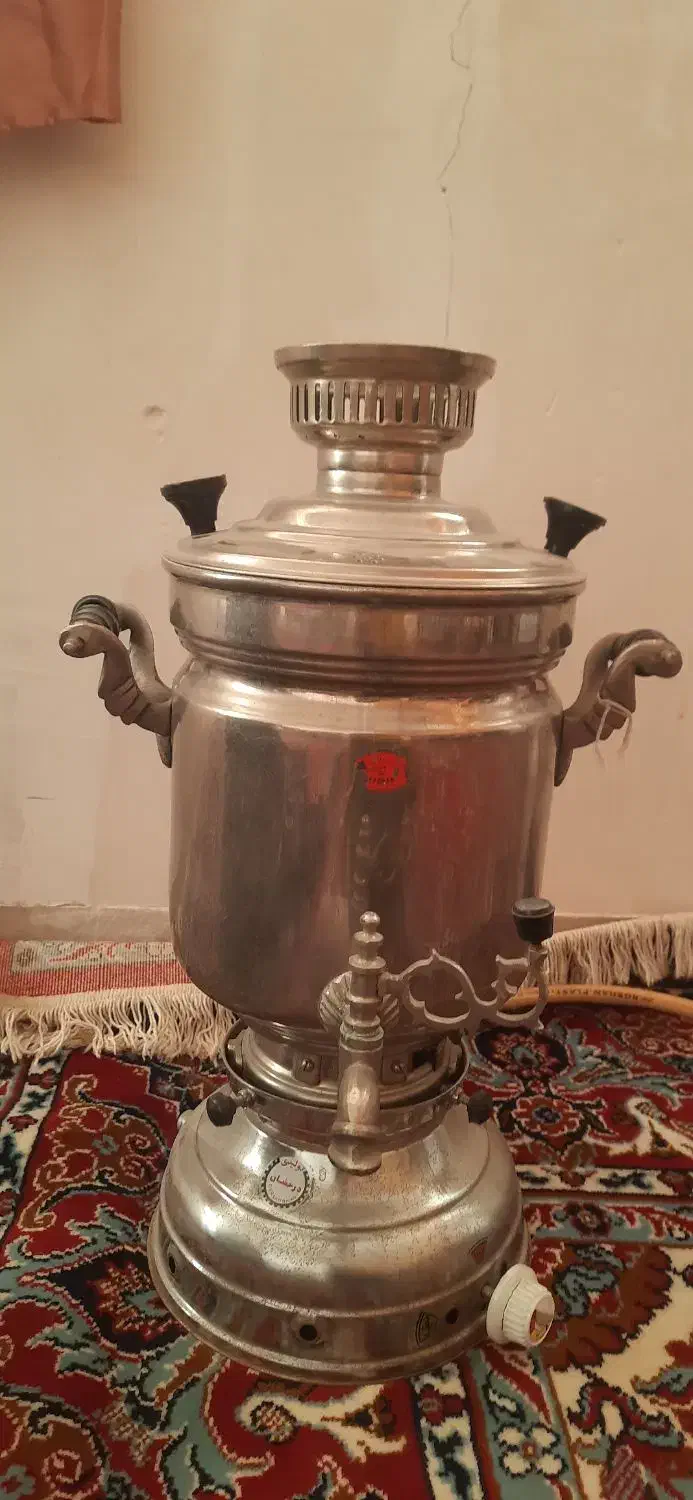 سماور بزرگ درخشان|سماور، چای‌ساز، قهوه‌ساز|کنگاور, |دیوار