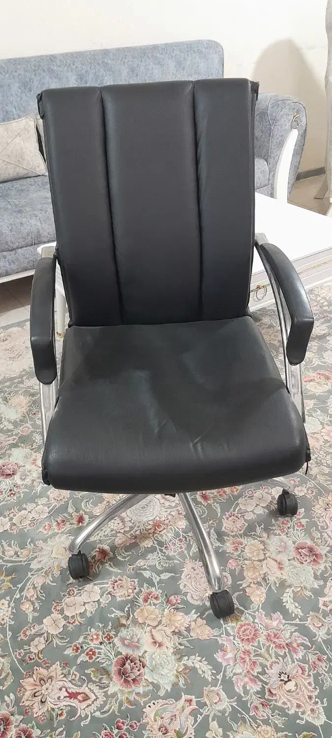 صندلی چرخان سالم|صندلی و نیمکت|لاهیجان, لیالستان|دیوار