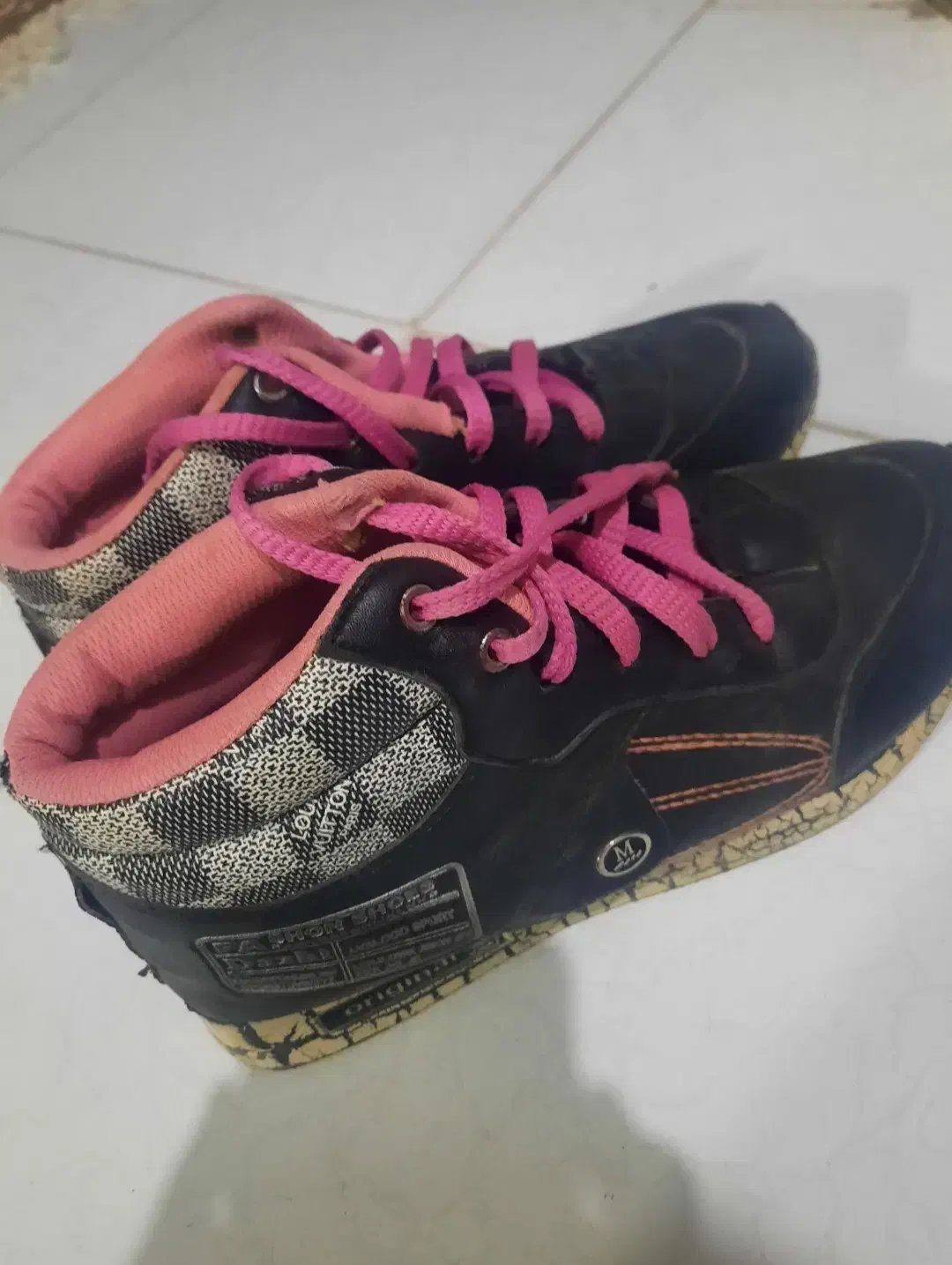 در حد نو|کیف، کفش، کمربند|اراک, |دیوار