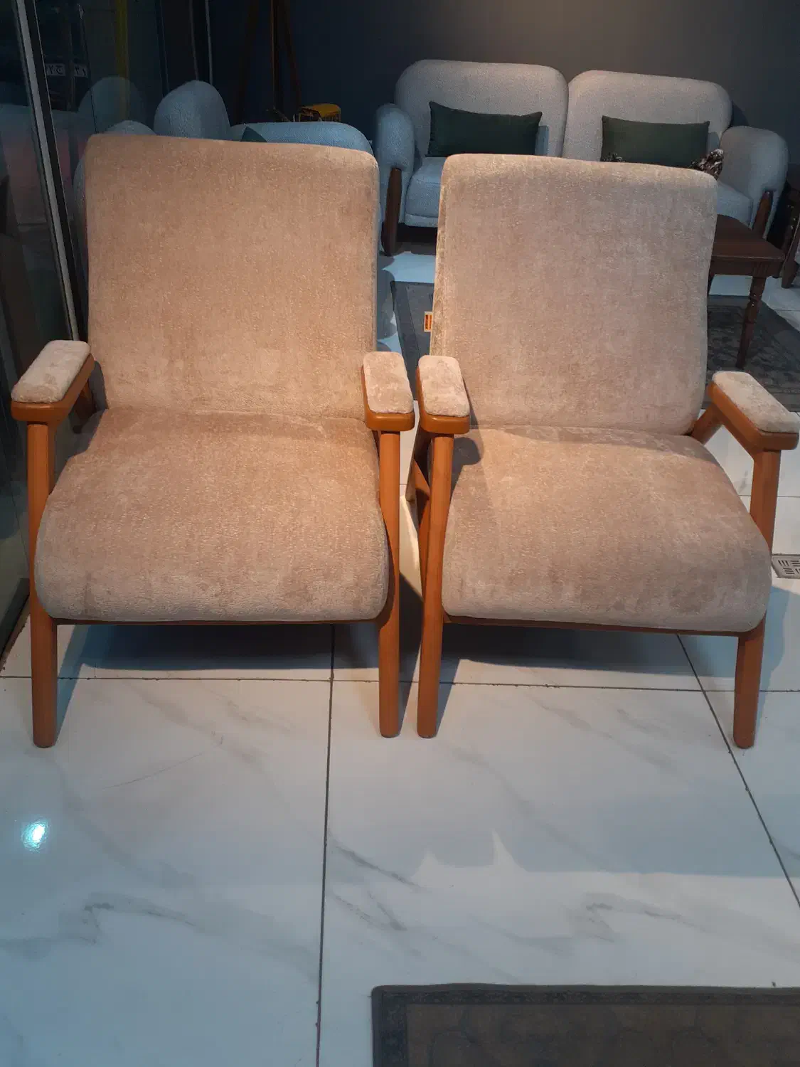 تعمیر انواع مبلمان نقد واقساط|خدمات پیشه و مهارت|اصفهان, رهنان|دیوار